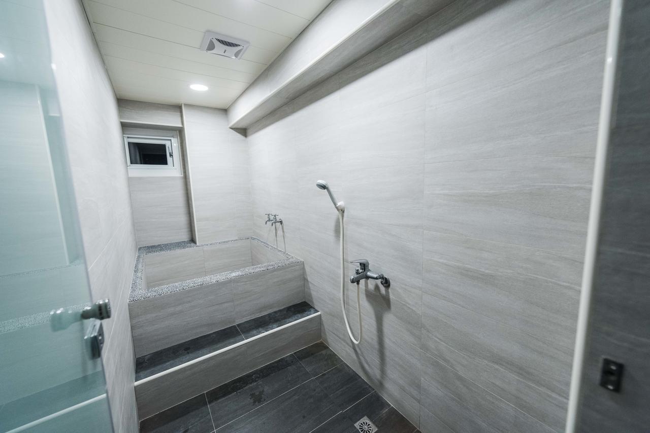 Luftpause Hostel Каосюн Екстериор снимка
